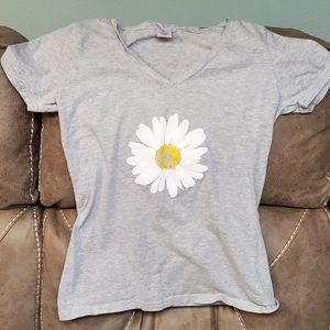 Womens Daisy Flower Petal Full Bloom Design V-Neck T-Shirt Large